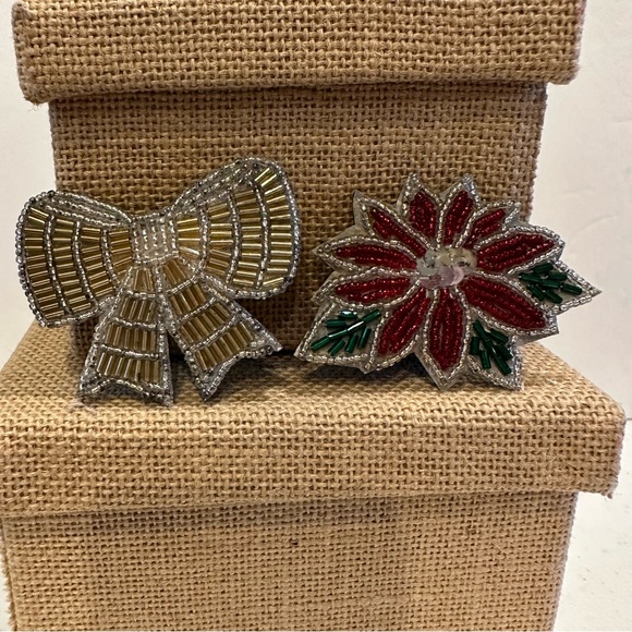 Vintage 1988 Avon set of 2 “All that Glitters” pins/brooch- Ponsettia & Bow tie - Picture 1 of 12